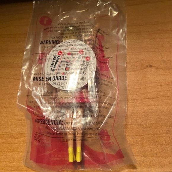 2/$30 McDonald's Barbie Fashionistas Power Print Mattel Happy Meal Toy 2017 NIP - Picture 3 of 4